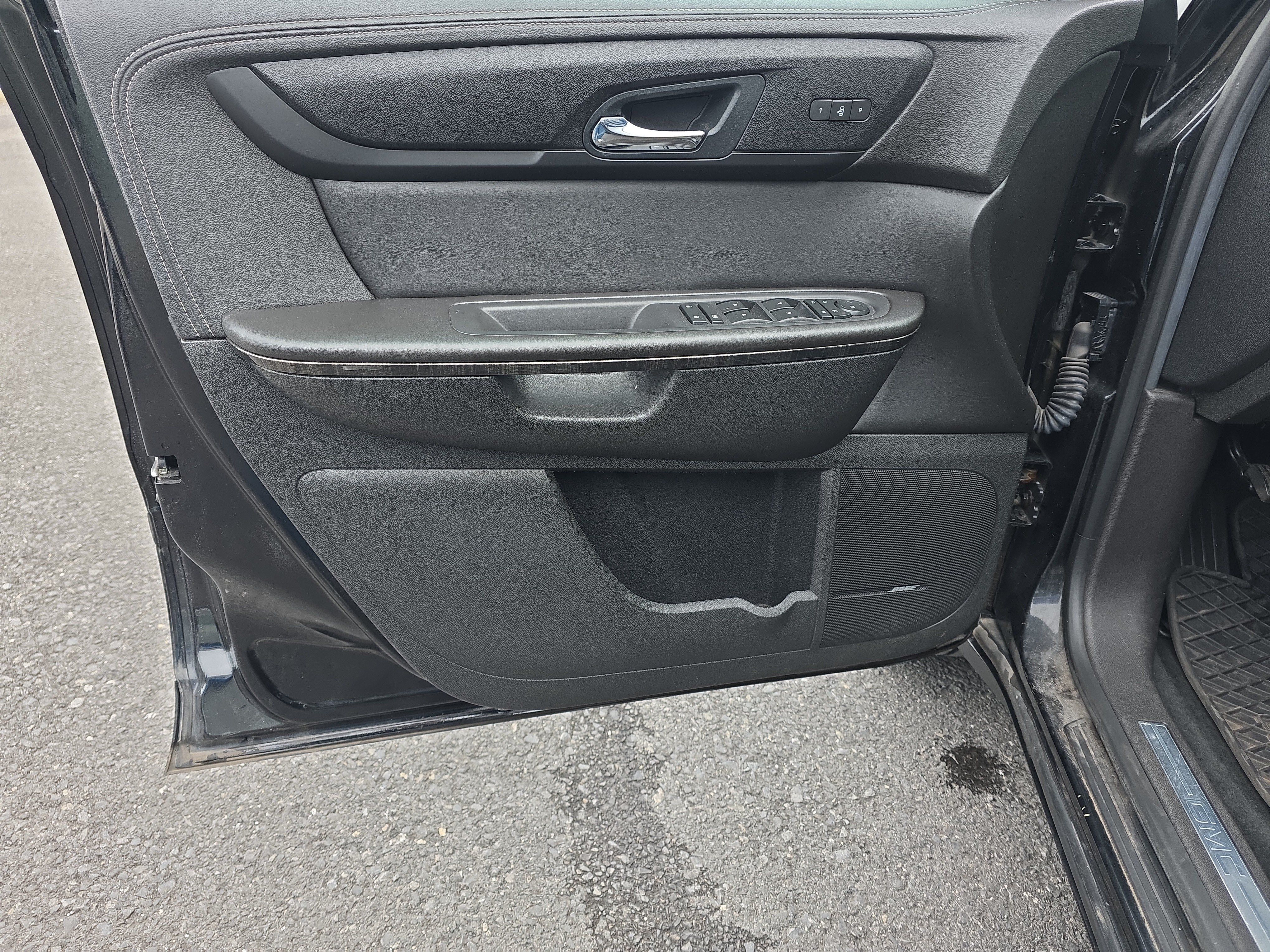 Used 2017 GMC Acadia Limited SLT AWD/4WD image 16