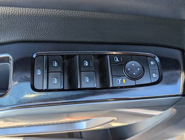 Used 2023 Nissan Pathfinder SL AWD/4WD image 15