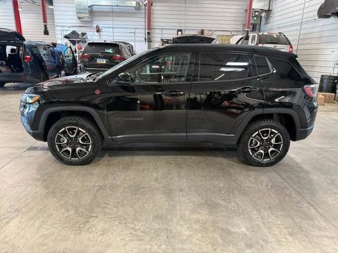 Certified 2025 Jeep Compass Trailhawk AWD/4WD image 30