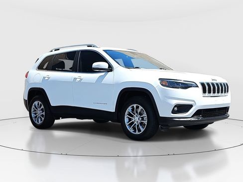 Used 2020 Jeep Cherokee Latitude Plus AWD/4WD image 3