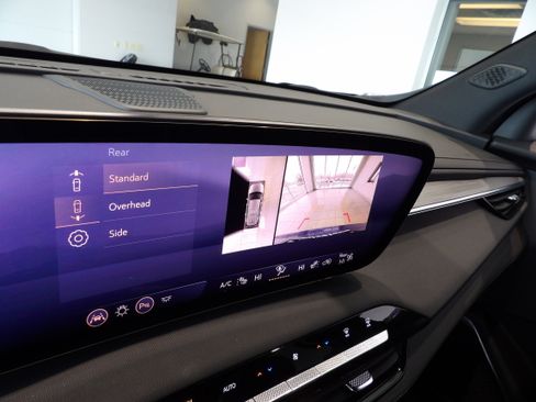 Used 2025 Buick Enclave Preferred image 18