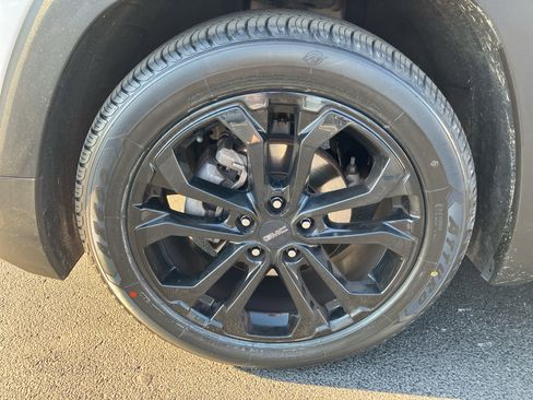 Used 2021 GMC Terrain SLE w/ Elevation Edition image 11