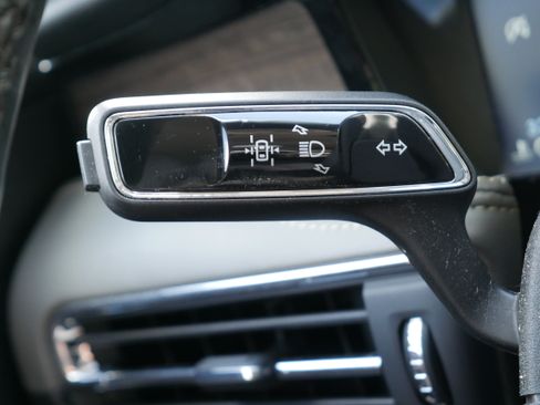 Used 2023 Lincoln Corsair Reserve AWD/4WD image 27