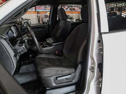 Used 2022 RAM 5500 Tradesman w/ Chrome Appearance Group AWD/4WD image 26