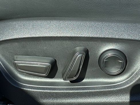 Used 2025 Toyota Crown XLE image 10