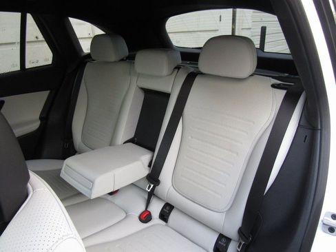 New 2026 Mercedes-Benz GLC 300 4MATIC image 16