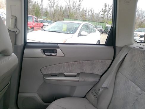 Used 2010 Subaru Forester 2.5X Premium image 40