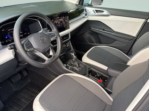 New 2026 Volkswagen Taos SE FWD image 29