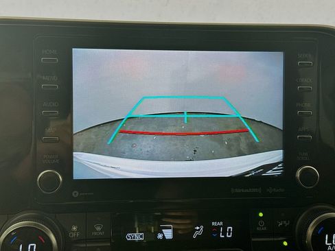 Used 2020 Toyota Highlander XLE FWD image 14