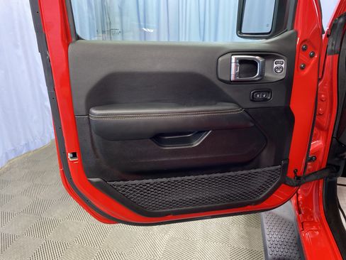 Certified 2025 Jeep Wrangler Sahara image 11