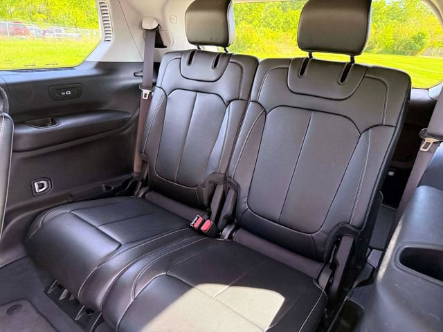 Used 2023 Jeep Grand Cherokee L Limited AWD/4WD image 15
