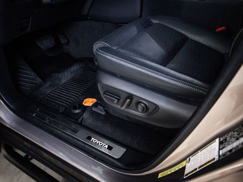 Used 2024 Toyota Land Cruiser image 14