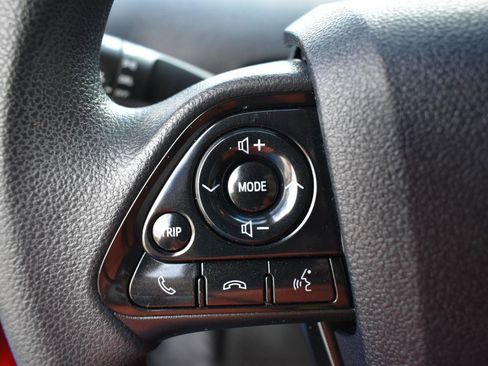 Used 2022 Toyota Prius LE image 15