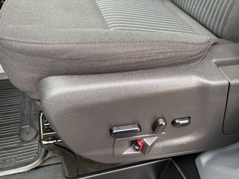 Used 2019 Ford Transit 150 XLT image 15