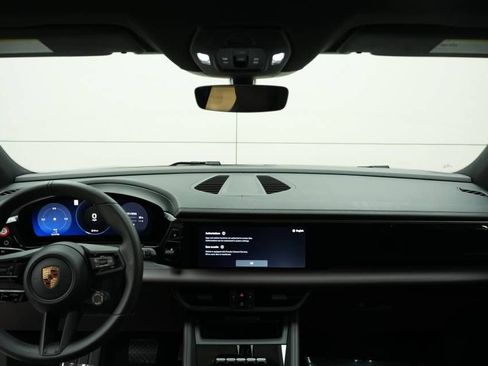 Certified 2025 Porsche Macan Electric RWD image 16