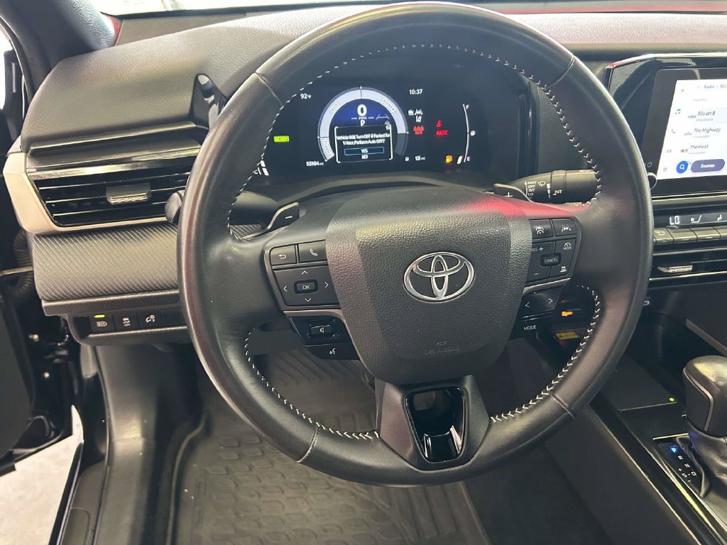 Used 2025 Toyota Camry SE FWD image 19
