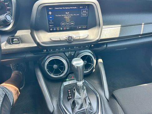 Used 2022 Chevrolet Camaro LT RWD image 4