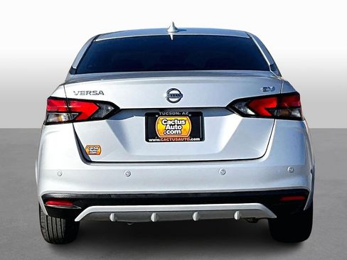 Used 2021 Nissan Versa SV image 4