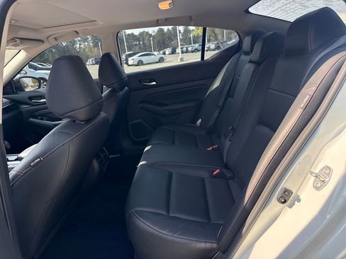 Used 2023 Nissan Altima 2.0 SR image 26