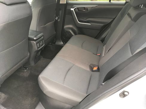 Used 2021 Toyota RAV4 LE AWD/4WD image 26
