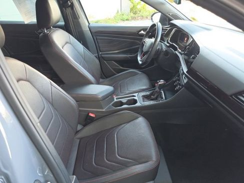 Used 2022 Volkswagen Jetta GLI Autobahn FWD image 9