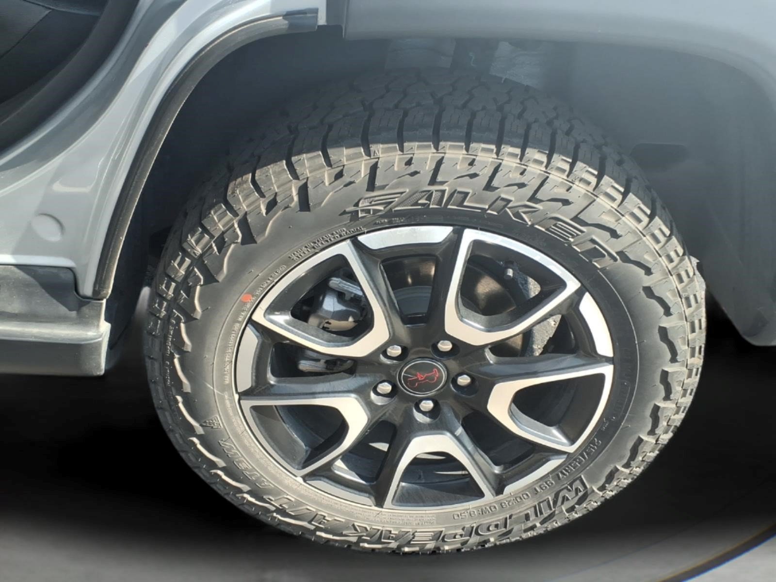 Used 2025 Jeep Compass Trailhawk AWD/4WD image 14