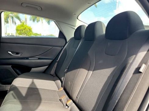 Certified 2024 Hyundai Elantra SE FWD image 13