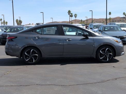 New 2025 Nissan Versa SR w/ Trunk Package FWD image 5