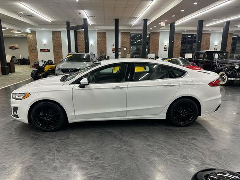 Used 2020 Ford Fusion SE w/ Equipment Group 151A FWD image 8