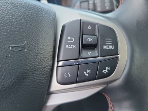 Used 2025 Ford Explorer Active w/ Active Comfort Package image 6