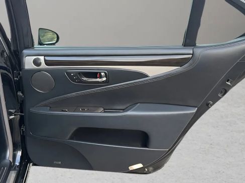 Used 2014 Lexus LS 460 L w/ Ultra Luxury Package image 25