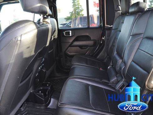 Used 2020 Jeep Gladiator Overland AWD/4WD image 12