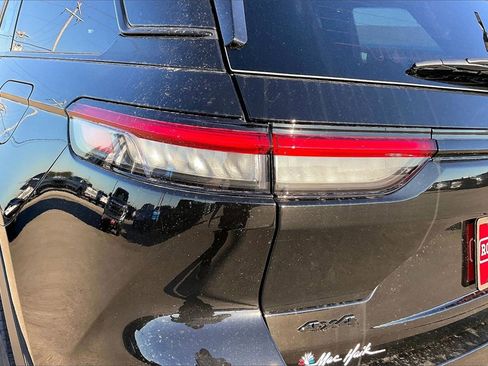 New 2025 Jeep Grand Cherokee Limited image 14