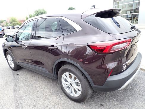 Certified 2023 Ford Escape Active image 3