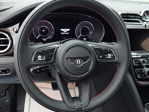 New 2025 Bentley Bentayga image 28