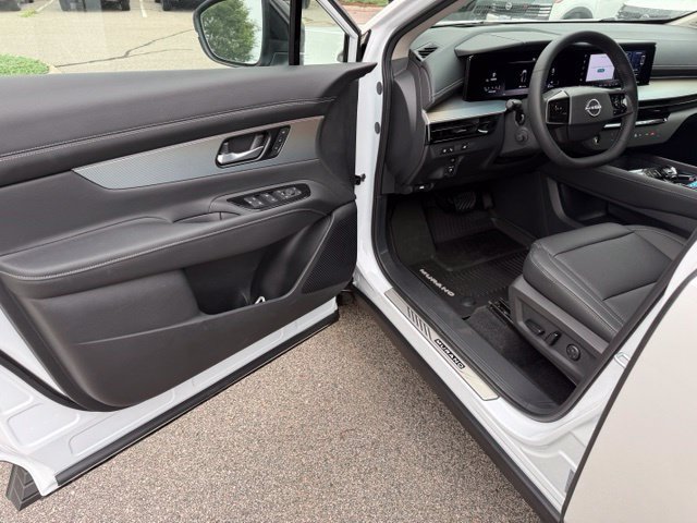 New 2026 Nissan Murano Platinum w/ Cargo Package AWD/4WD image 16
