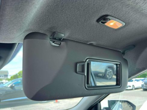 Certified 2025 Hyundai Elantra SEL FWD image 32