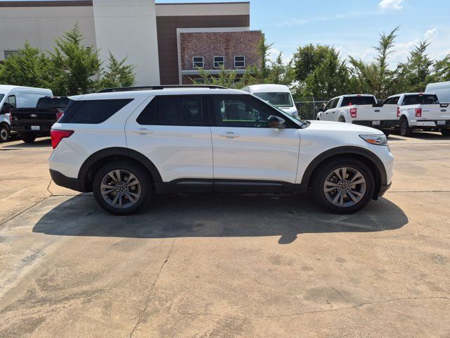 Certified 2022 Ford Explorer XLT w/ Equipment Group 202A RWD image 4