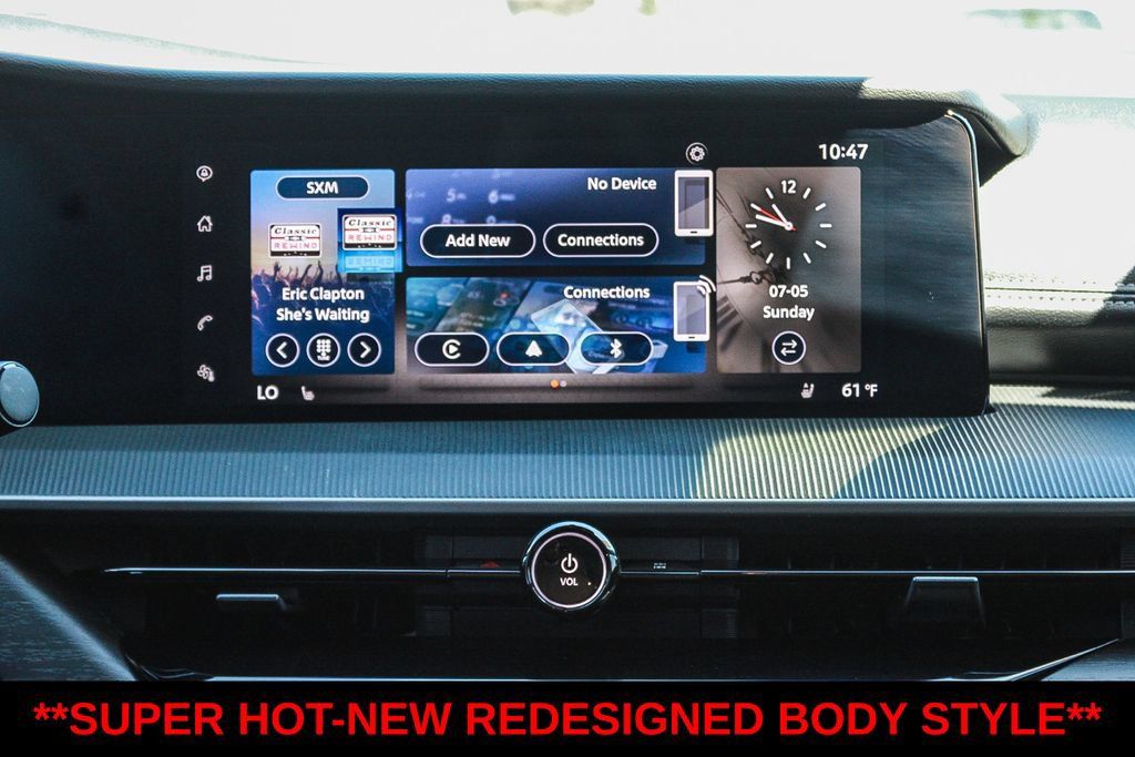 Used 2025 Nissan Murano SV FWD image 14