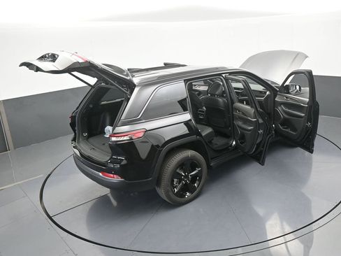 New 2026 Jeep Grand Cherokee Limited w/ Limited Altitude Package RWD image 54