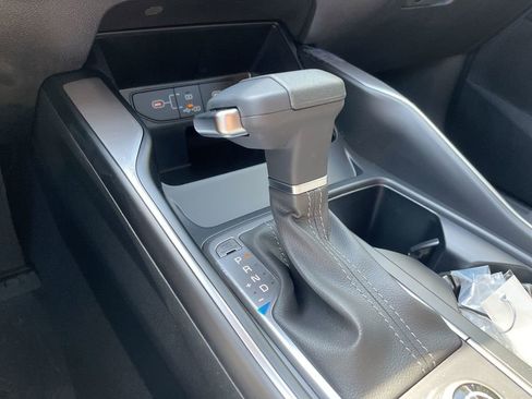 Used 2025 Kia Sorento LX image 45