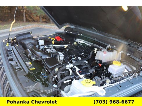 Used 2024 Jeep Wrangler Rubicon w/ Technology Group image 34