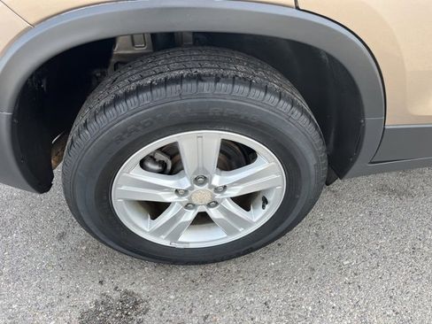 Used 2018 Chevrolet Trax LS image 21