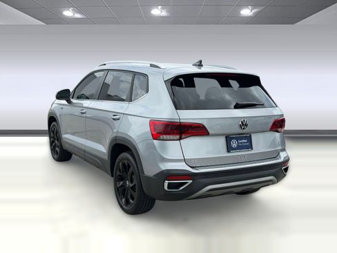 Certified 2023 Volkswagen Taos SE w/ Black Wheel Package FWD image 3