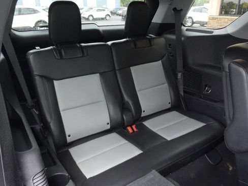 Used 2022 Ford Explorer XLT w/ Equipment Group 202A image 37