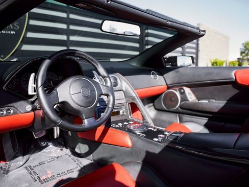 Used 2006 Lamborghini Murcielago Roadster image 2