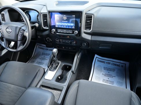 Used 2023 Nissan Frontier SV w/ Technology Package image 21