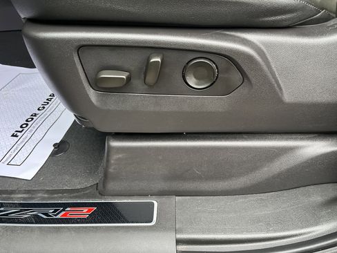 Used 2024 Chevrolet Silverado 1500 ZR2 w/ Technology Package image 11