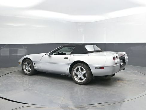 Used 1996 Chevrolet Corvette Convertible RWD image 7