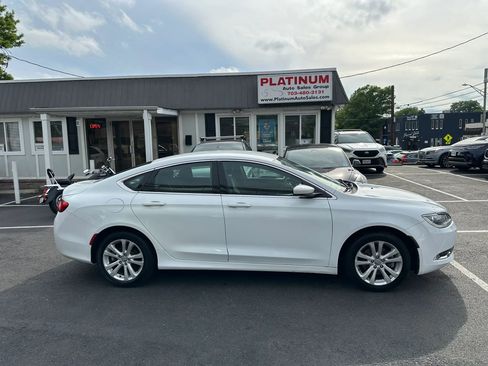 Used 2015 Chrysler 200 Limited FWD image 5